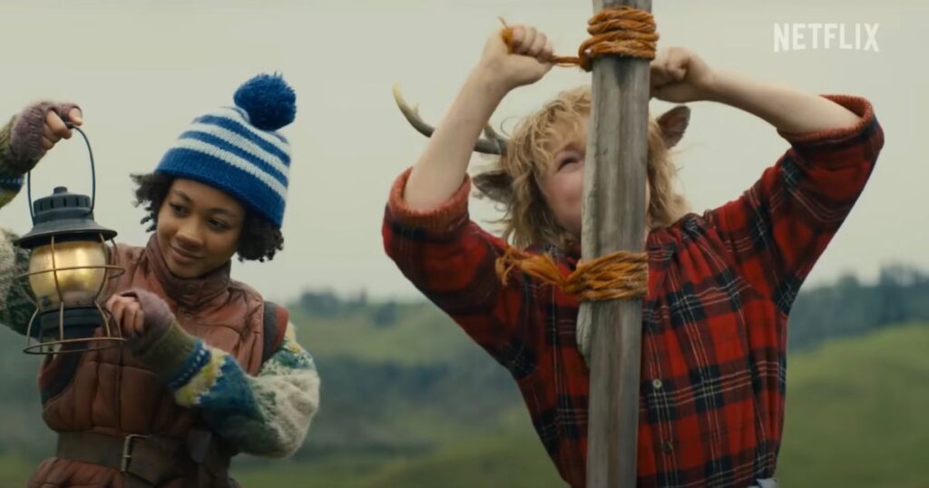 Gus dan Wendy di Sweet Tooth Season 3 (Sumber: Sweet Tooth Trailer - Netflix | Youtube)